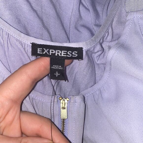 ✨NWOT✨Express
Women's Blue Zip Front Cami✨ - Picture 3 of 3